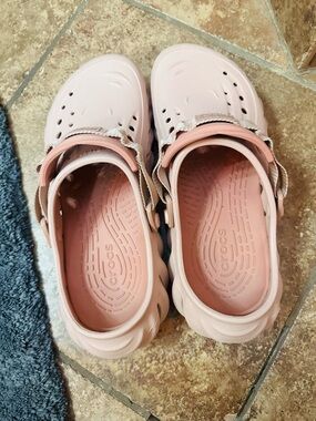 CROCS Echo Clog in Pale pink blush  with Beaded Strap W 10, M 8.5
